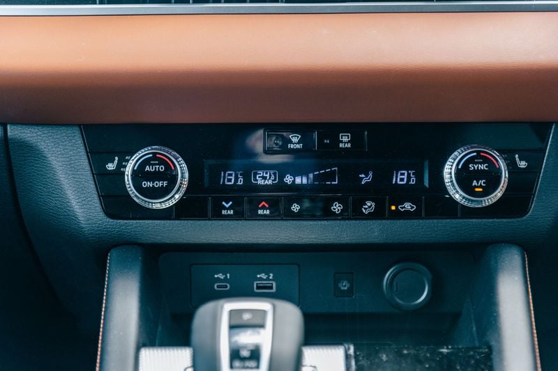 Mitsubishi Outlander Image